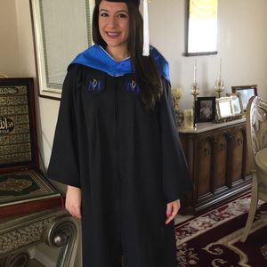 Meet your Posher, Mona